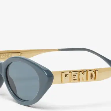 Fendi Fendigraphy sunglasses with elongated cat-eye front | Thumbnail 3