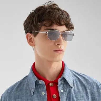 Fendi Ultra-lightweight, square pilot sunglasses made of metal | Thumbnail 4 Fendi Ultra-lightweight, square pilot sunglasses made of metal | Thumbnail 4