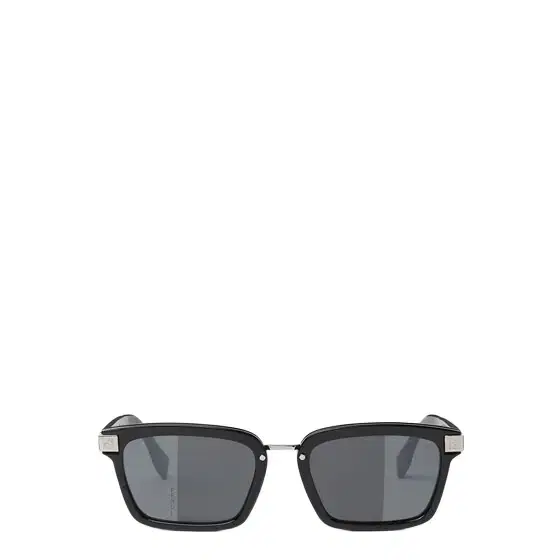 Square sunglasses made of black acetate, featuring hinges