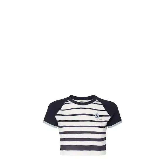 Cropped T-shirt with round neck and short raglan sleeves