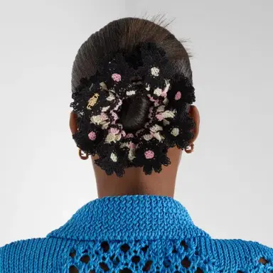 Fendi Black crocheted cotton hair elastic with contrasting pink | Thumbnail 3