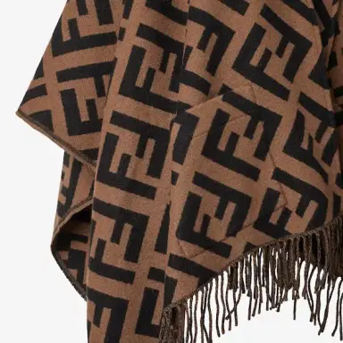 Fendi Poncho with hood and maxi pockets on the front | Thumbnail 3