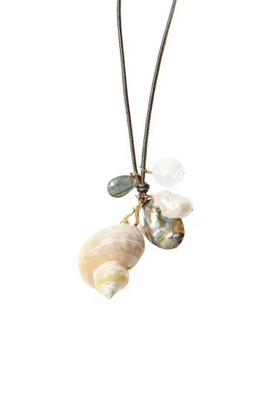 CHAN LUU Shell Pendant Necklace | Thumbnail 3