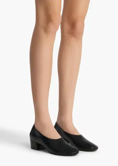 Khaite Marcy Pump In Black | Thumbnail 6
