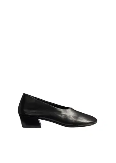 Khaite Marcy Pump In Black | Thumbnail 1