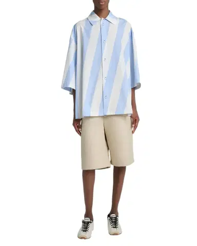Jacquemus Men's The Triangle Stripe Poplin Flared Short-Sleeve Shirt | Thumbnail 1 Jacquemus Men's The Triangle Stripe Poplin Flared Short-Sleeve Shirt | Thumbnail 1