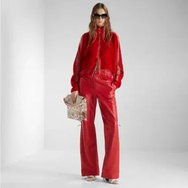 Fendi Iconic medium Baguette® bag, created in 1997, which went | Thumbnail 8 Fendi Iconic medium Baguette® bag, created in 1997, which went | Thumbnail 8
