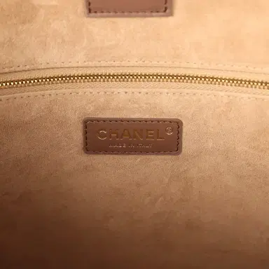 Chanel Chanel Large Cerf Shopping Bag Brown Calfskin Gold Hardware | Thumbnail 8 Chanel Chanel Large Cerf Shopping Bag Brown Calfskin Gold Hardware | Thumbnail 8