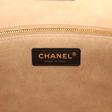 Chanel Chanel Small Cerf Shopping Bag Black Calfskin Gold Hardware | Thumbnail 8 Chanel Chanel Small Cerf Shopping Bag Black Calfskin Gold Hardware | Thumbnail 8