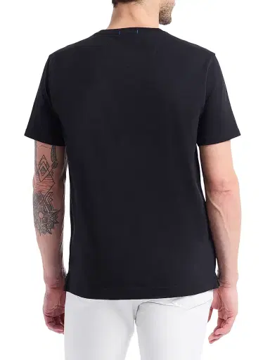 Robert Graham Men's Skull Flag Graphic Cotton T-Shirt - Black | Thumbnail 5 Robert Graham Men's Skull Flag Graphic Cotton T-Shirt - Black | Thumbnail 5