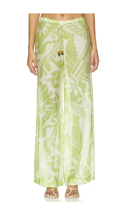 L'Academie Nyra Pant
