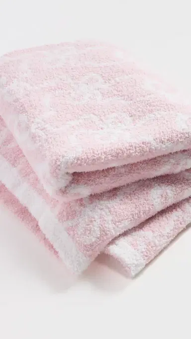 LoveShackFancy Teddy Bow Blanket | Thumbnail 3