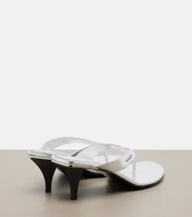 Gucci Vittoria metallic leather thong sandals | Thumbnail 4