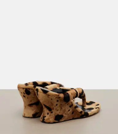 Balenciaga Gaeta calf hair wedge thong sandals | Thumbnail 4