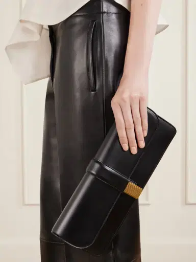 Khaite Leather Clutch Bag | Thumbnail 2