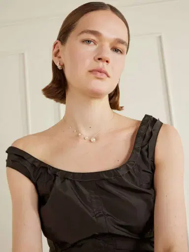 Sophie Bille Brahe Boucle Botticelli 14-karat Recycled Gold Pearl Hoop Earrings | Thumbnail 3 Sophie Bille Brahe Boucle Botticelli 14-karat Recycled Gold Pearl Hoop Earrings | Thumbnail 3