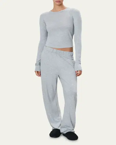 ÉTERNE Fitted Crewneck Long-Sleeve T-Shirt | Thumbnail 2