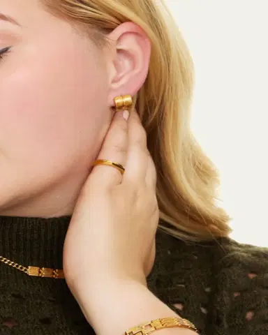 Gwen Beloti Ribbed Double Huggie Hoop Earrings | Thumbnail 2 Gwen Beloti Ribbed Double Huggie Hoop Earrings | Thumbnail 2