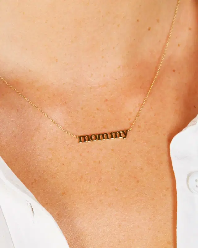 18k Mommy Pendant Necklace