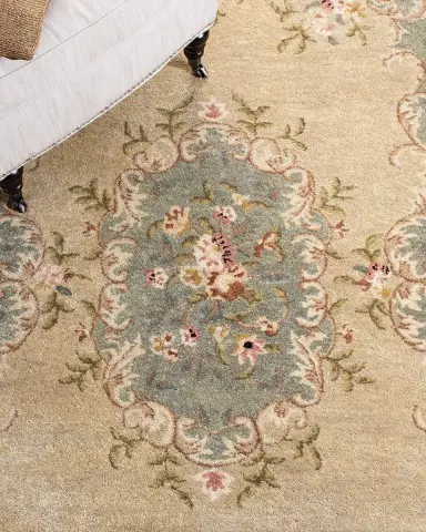 Safavieh Aubusson Hand Tufted Rug | Thumbnail 4 Safavieh Aubusson Hand Tufted Rug | Thumbnail 4