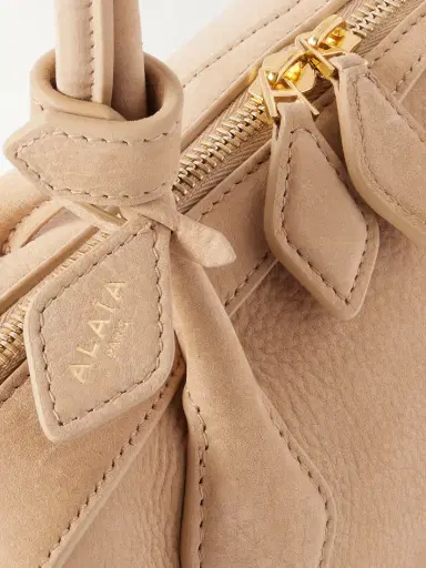 Alaïa Le Teckel Medium Nubuck Shoulder Bag | Thumbnail 4