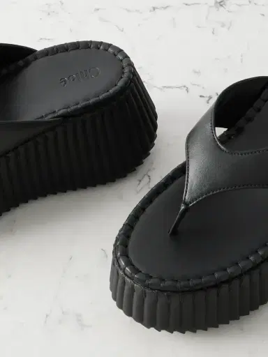 Chloé Nama Leather Platform Flip Flops | Thumbnail 4