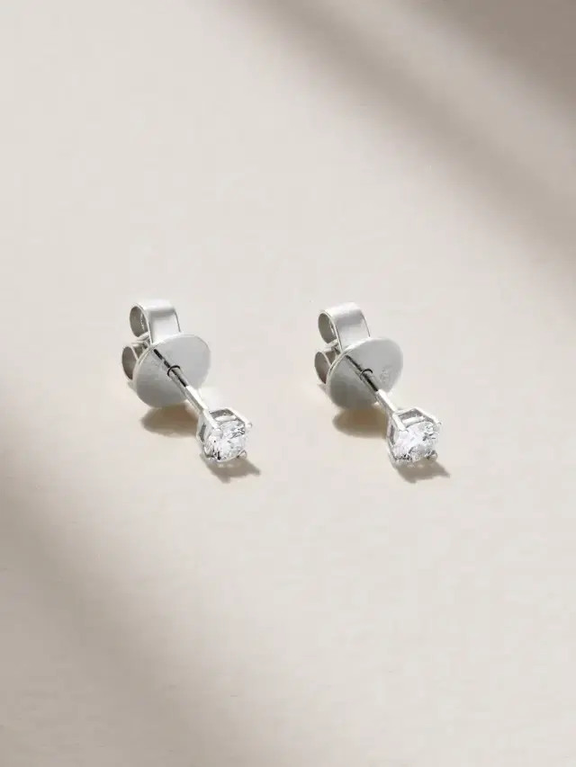 18-karat White Gold Diamond Earrings