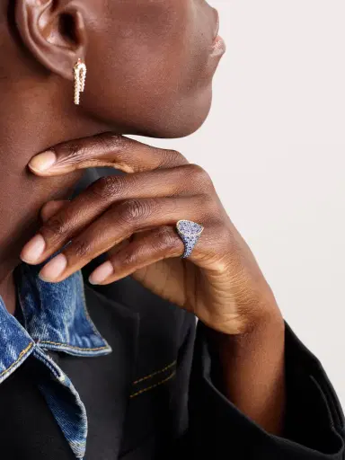 Yvonne Léon Poire 9-karat Gold Sapphire Ring | Thumbnail 2 Yvonne Léon Poire 9-karat Gold Sapphire Ring | Thumbnail 2