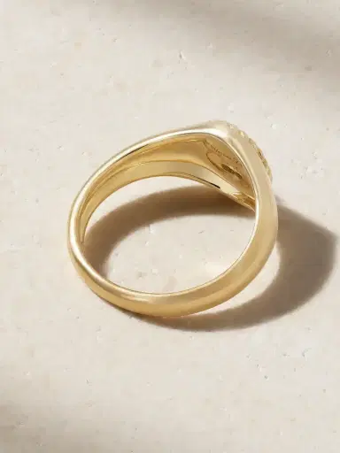 Yvonne Léon 9-karat Gold, Mother-of-pearl And Diamond Signet Ring | Thumbnail 3