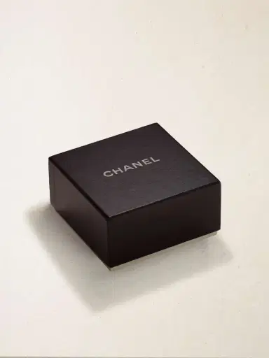 Susan Caplan Vintage + Chanel Vintage 1994 Gold-plated Gripoix Crystal Clip Earrings | Thumbnail 5 Susan Caplan Vintage + Chanel Vintage 1994 Gold-plated Gripoix Crystal Clip Earrings | Thumbnail 5