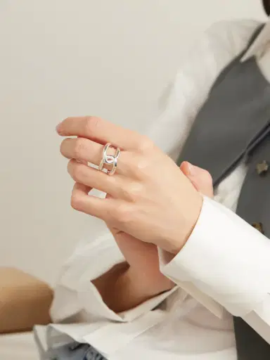 LIÉ STUDIO The Agnes Silver Ring | Thumbnail 2 LIÉ STUDIO The Agnes Silver Ring | Thumbnail 2