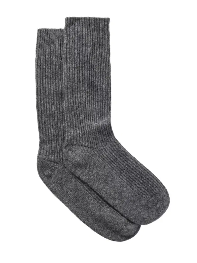 Lisa Yang Zera Ribbed Cashmere Socks