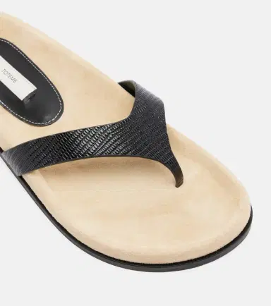 TOTEME Leather thong sandals | Thumbnail 4