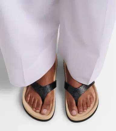 TOTEME Leather thong sandals | Thumbnail 5