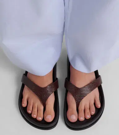 TOTEME Leather thong sandals | Thumbnail 5