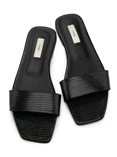 TOTEME Women's Slim Lizard-Embossed Leather Flat Sandals - Black - Size 11 | Thumbnail 4