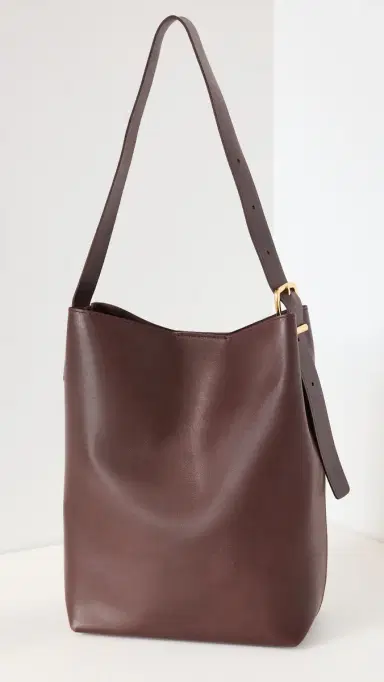 Madewell The Essential Bucket Tote in Leather Chocolate Raisin Leather One Size | Thumbnail 2