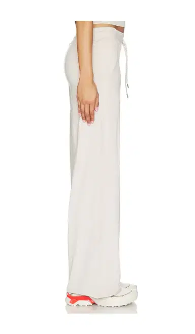 Vuori Halo Essential Wide Leg Pants | Thumbnail 2