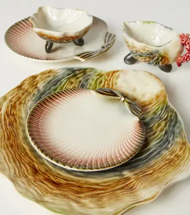Bordallo Pinheiro Oyster & Scallops set of 4 ceramic charger plates | Thumbnail 2