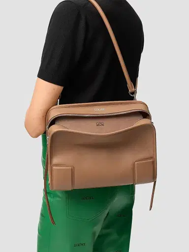 Loewe Women's Amazona 180 Medium Leather Handbag | Thumbnail 2 Loewe Women's Amazona 180 Medium Leather Handbag | Thumbnail 2
