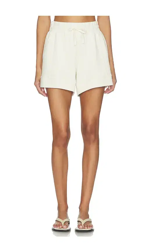 Atrium High Rise Short