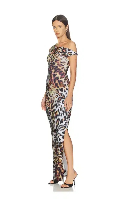Norma Kamali Drop Shoulder Fitted Gown | Thumbnail 2