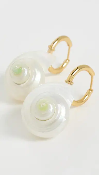 Madewell Shell Statement Hoop Earrings Antique Gold One Size | Thumbnail 4 Madewell Shell Statement Hoop Earrings Antique Gold One Size | Thumbnail 4