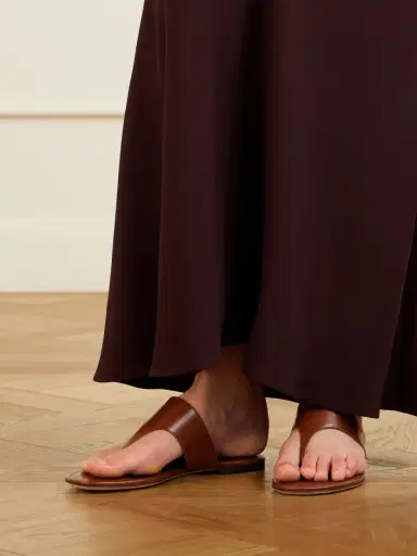 Tom Ford Julianne Leather Thong Sandals | Thumbnail 2 Tom Ford Julianne Leather Thong Sandals | Thumbnail 2