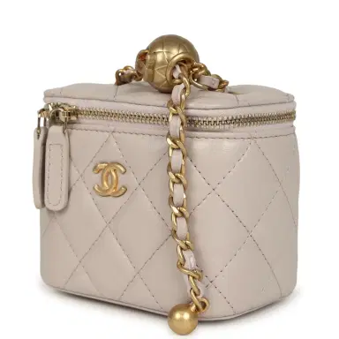 Chanel Chanel Mini Pearl Crush Vanity Case Light Grey Lambskin Brushed Gold Hardware | Thumbnail 5 Chanel Chanel Mini Pearl Crush Vanity Case Light Grey Lambskin Brushed Gold Hardware | Thumbnail 5
