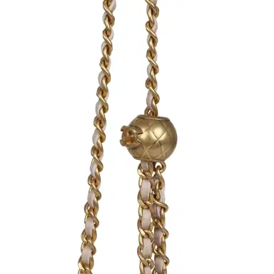 Chanel Chanel Mini Pearl Crush Vanity Case Light Grey Lambskin Brushed Gold Hardware | Thumbnail 8 Chanel Chanel Mini Pearl Crush Vanity Case Light Grey Lambskin Brushed Gold Hardware | Thumbnail 8