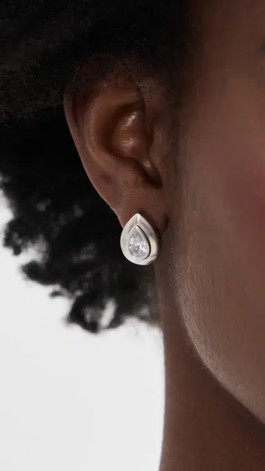 Shashi Carson Studs Silver One Size | Thumbnail 3