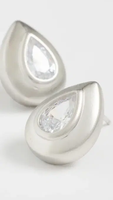 Shashi Carson Studs Silver One Size | Thumbnail 4