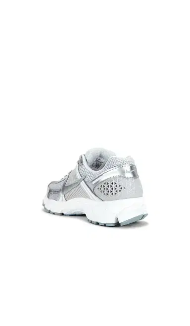 Nike Zoom Vomero 5 Sneaker | Thumbnail 3