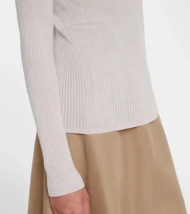 Moncler Turtleneck virgin wool sweater | Thumbnail 2